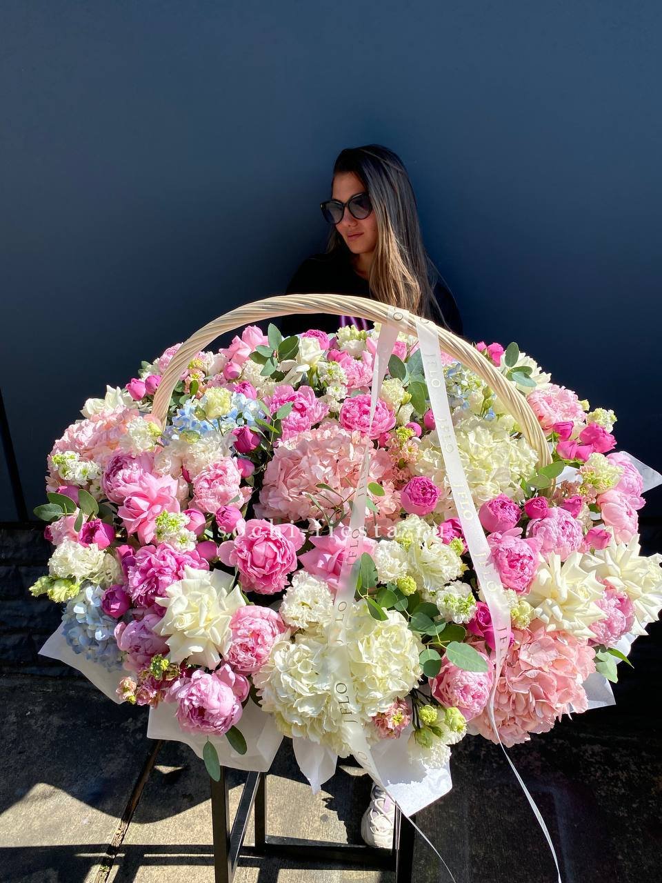 Премиум цветочная корзина в Ханты-Мансийске