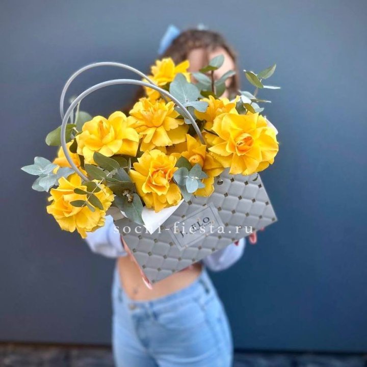 Сумочка с розами "Эдель" в Ханты-Мансийске