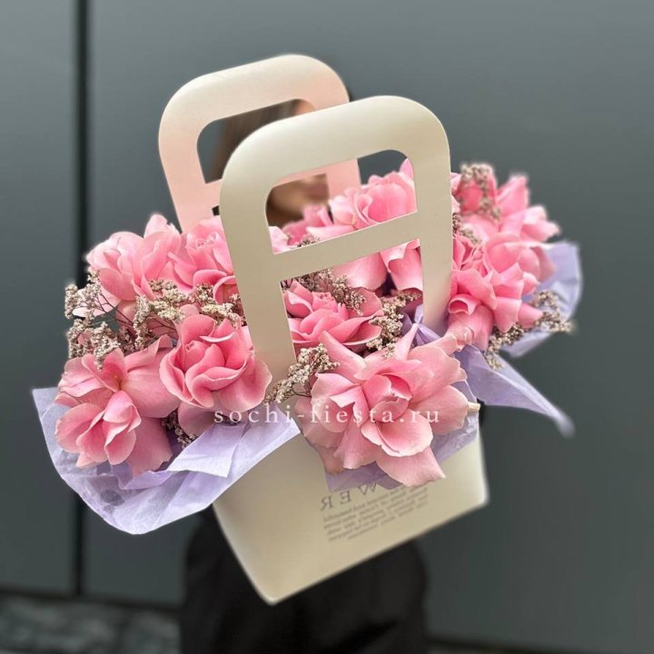 Сумочка розовых роз "Плинки" в Ханты-Мансийске