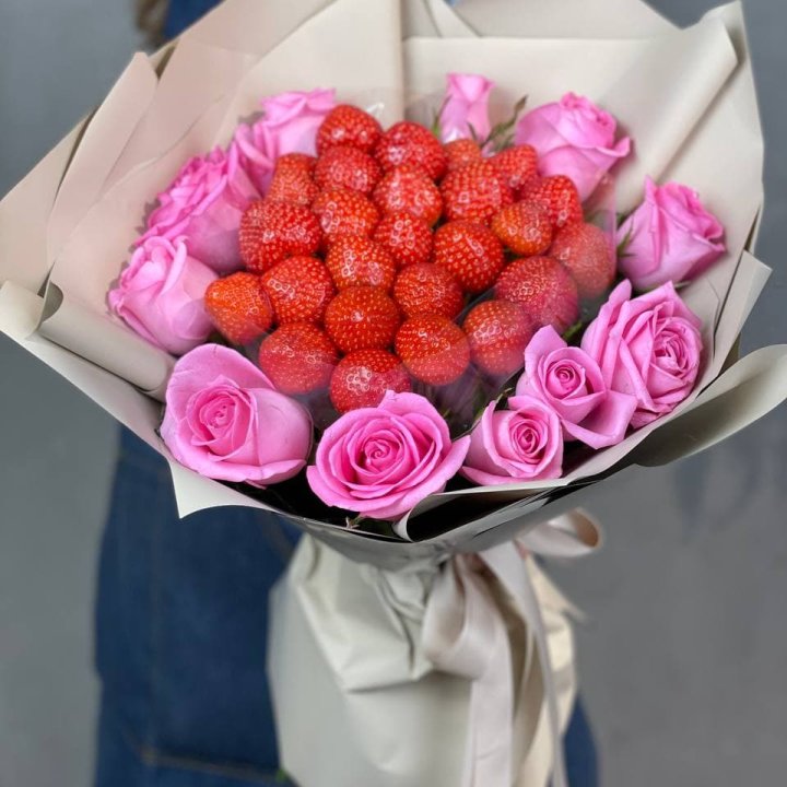 Клубника и розы в Ханты-Мансийске