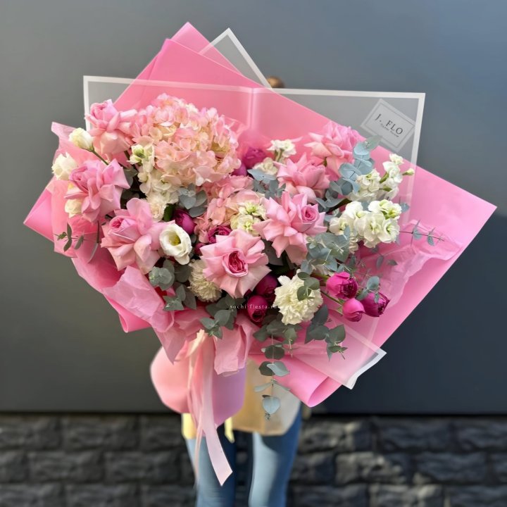 Дизайнерский букет №25 с доставкой в Ханты-Мансийске