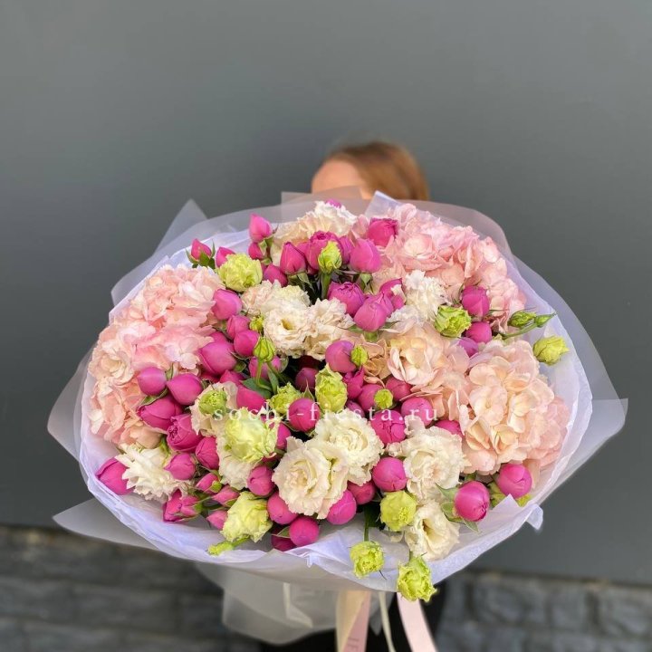  Букет  гортензий и Мисти с доставкой в Ханты-Мансийске