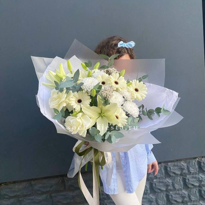 Букет с лилией и герберой с доставкой в Ханты-Мансийске