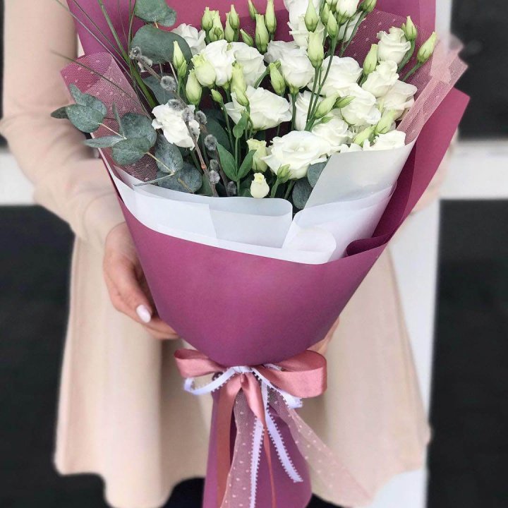 Эустомы с эвкалиптом в Ханты-Мансийске