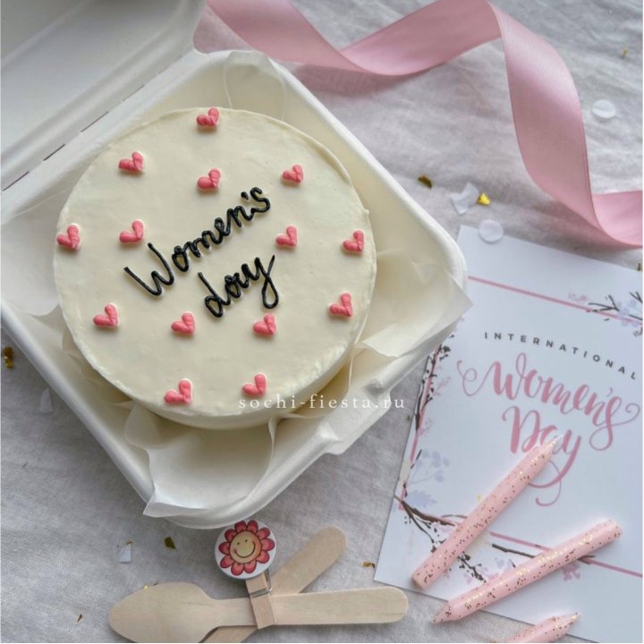 Бенто-торт "Дорогим женщинам"  в Ханты-Мансийске