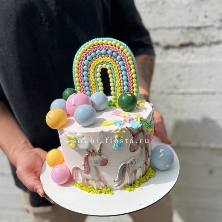 Торт "Радуга с единорогом" в Ханты-Мансийске