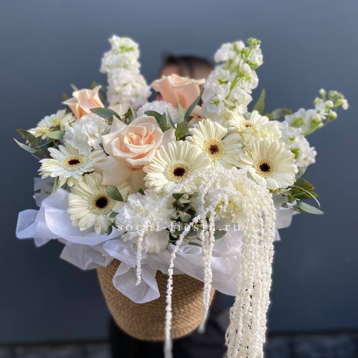 Цветы в джутовом кашпо "Валери" в Ханты-Мансийске