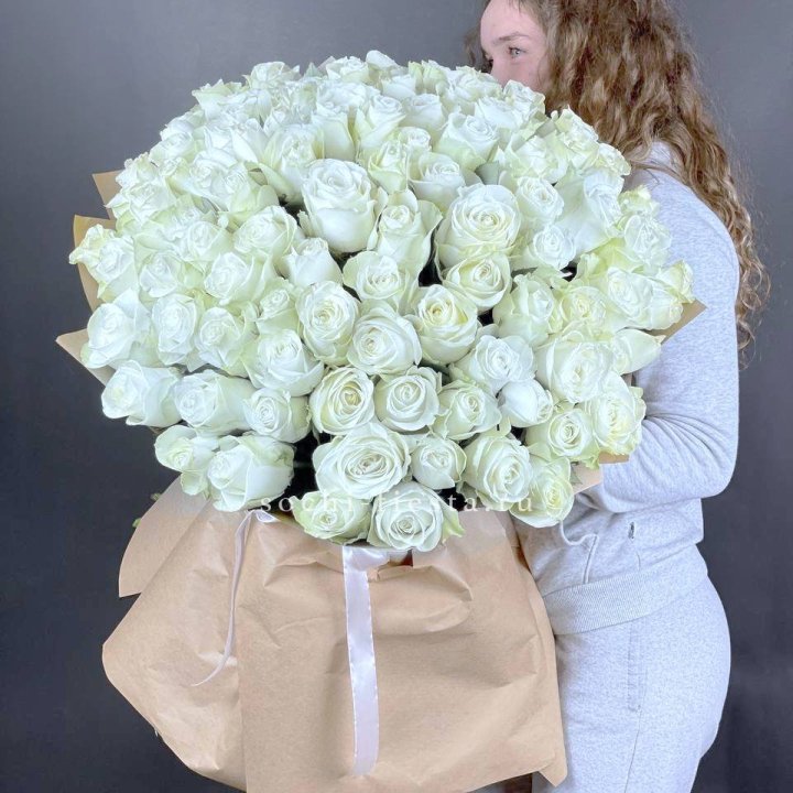 101 белая высокая импортная роза в Ханты-Мансийске