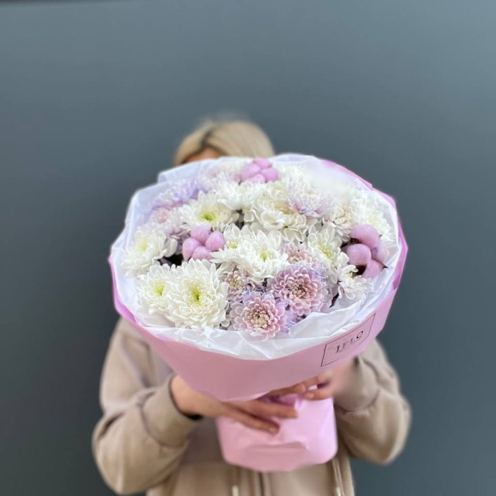 7 нежных хризантем в Ханты-Мансийске