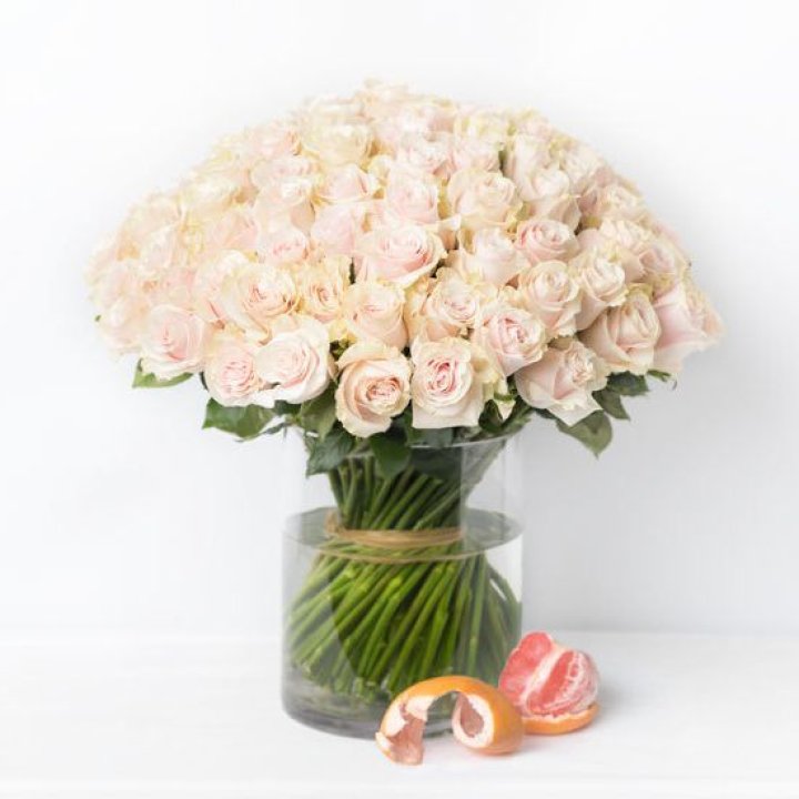 101 кремовая роза в Ханты-Мансийске