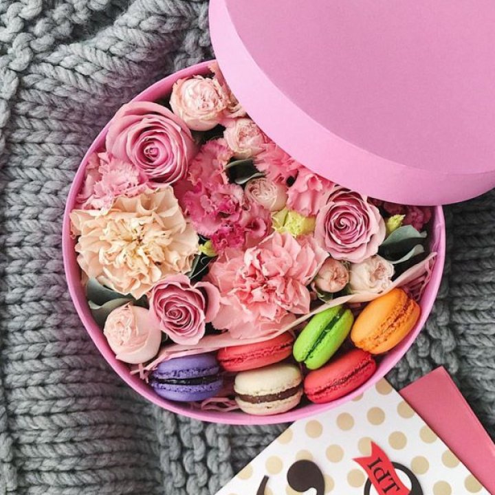 Цветочный бокс пинк в Ханты-Мансийске