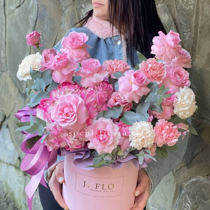 Цветочный бокс "Эсмиральда" в Ханты-Мансийске