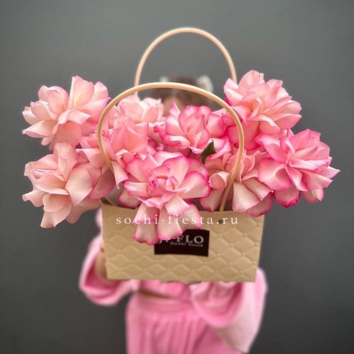 Сумочка розовых роз Венди в Ханты-Мансийске