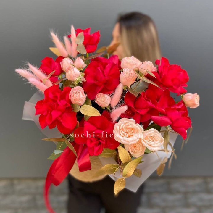 Джутовое кашпо "Любовь Лолиты" в Ханты-Мансийске