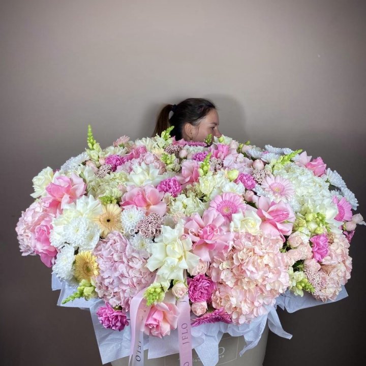 Корзина цветов «Рандеву» в Ханты-Мансийске