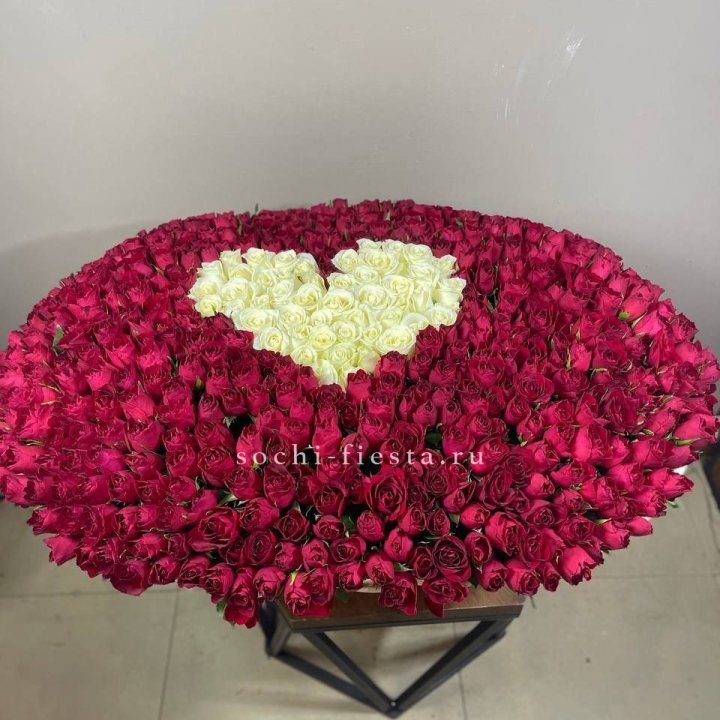 501 роза в корзине в Ханты-Мансийске