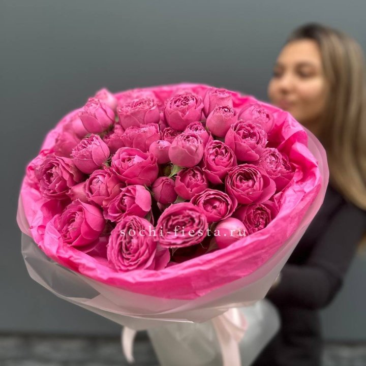 Букет из пионовидных роз  в Ханты-Мансийске