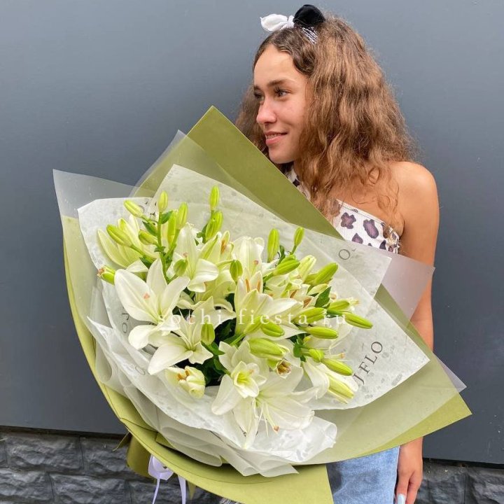 Букет  лилий "Изумруд" в Ханты-Мансийске