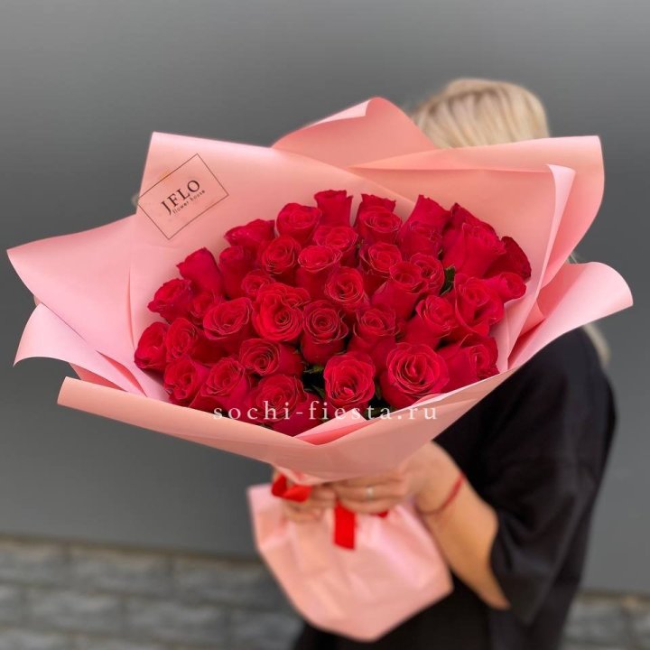 35 красных роз в Ханты-Мансийске