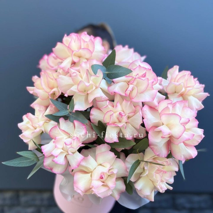 15 Французских роз Джумилия в боксе в Ханты-Мансийске