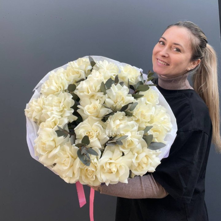 25 Белых французских роз Вайт найс в Ханты-Мансийске