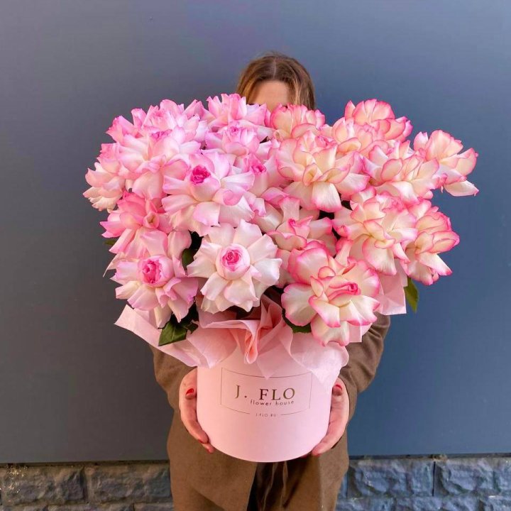 25 Французских роз микс в боксе в Ханты-Мансийске