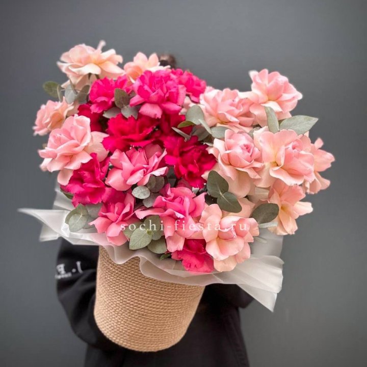 23 Французские розы Микс в боксе в Ханты-Мансийске