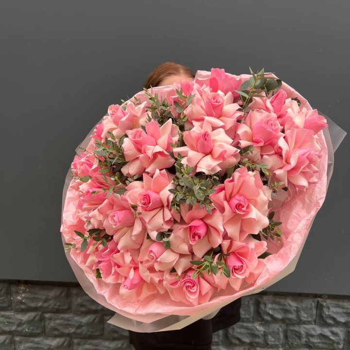  25 розовых французских роз в Ханты-Мансийске