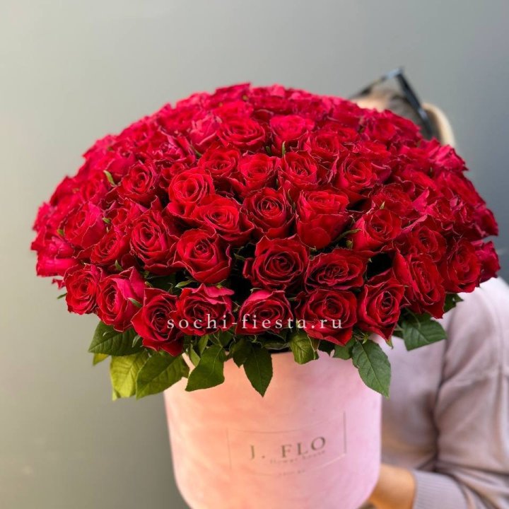 101 кенийская роза в цилиндре с доставкой в Ханты-Мансийске