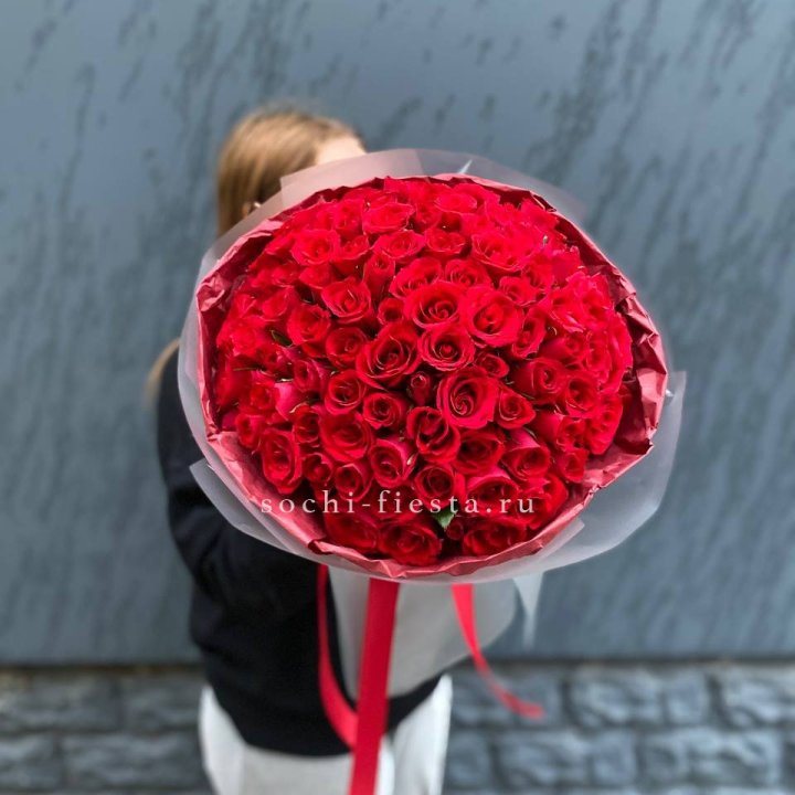 101  красная кенийская роза  с доставкой в Ханты-Мансийске