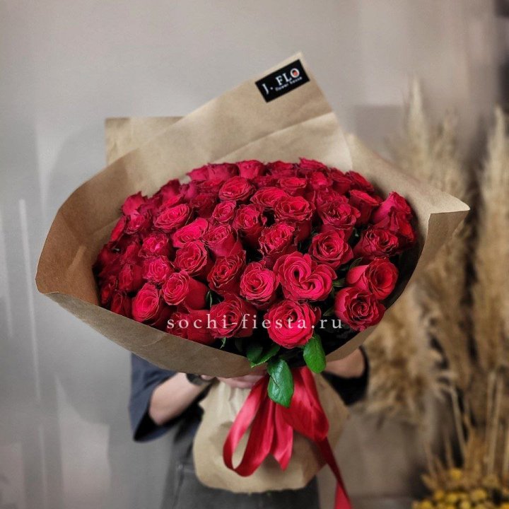 63 красных роз вайт в Ханты-Мансийске